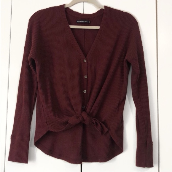 Abercrombie and Fitch Cozy Toe Front Button Up Top - Picture 4 of 7